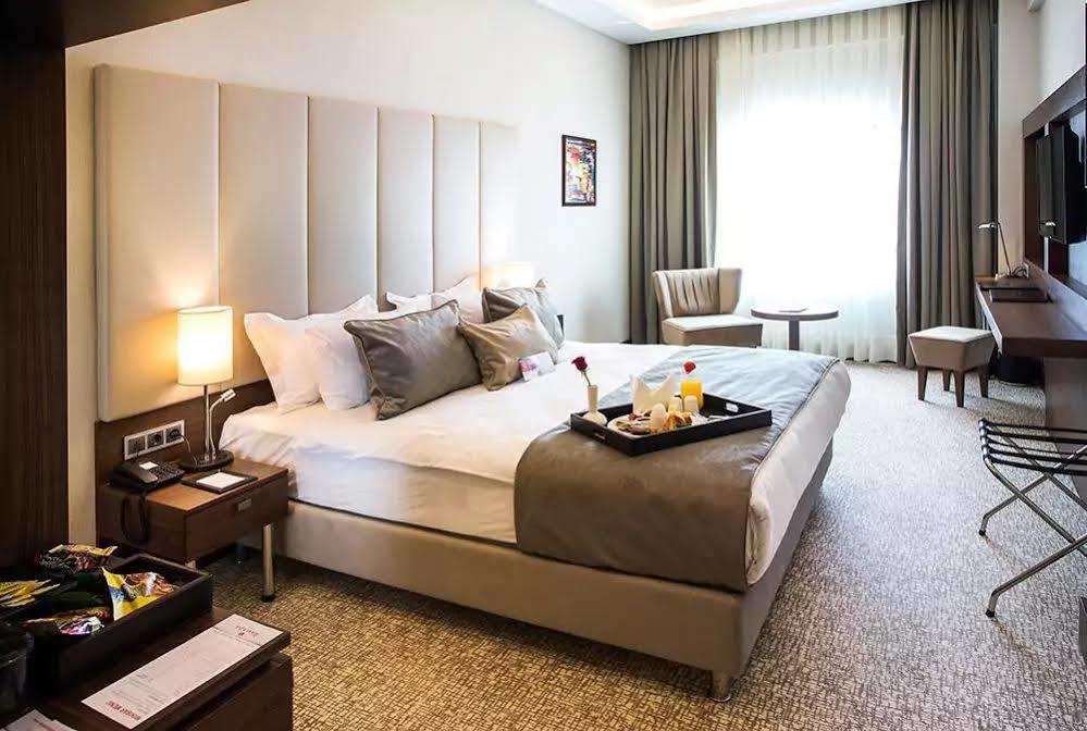 Ramada By Wyndham Yalova Hotel Yalova  Ngoại thất bức ảnh